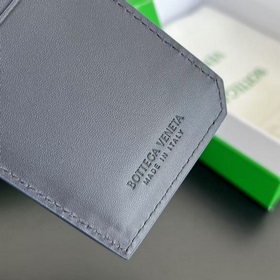 Новая модель BV 796963 Плетеный вертикальный кошелек Piccolo. Воз