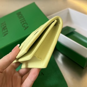 #Bv Новый визитница с крупной плетеной текстурой. 651396 Этот бол