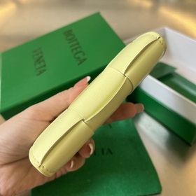 #Bv Новый визитница с крупной плетеной текстурой. 651396 Этот бол