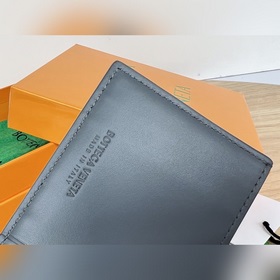 Новый большой кожаный кошелек BV 649597. Простой кошелек для хран