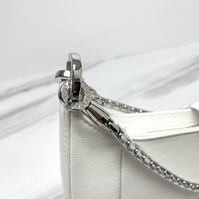Серия SERPENTI BAIA — стильная сумка под мышку с двумя съемными ц
