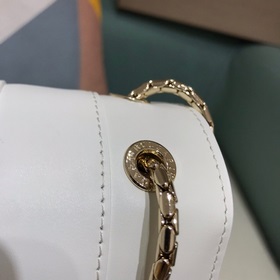Bvlgari обновленная версия из мягкой и нежной кожи, вдохновленная