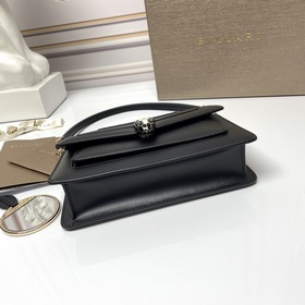 BVLGARI Чип-версия BVLGA** SERPENTI FOREVER Сумка через плечо и