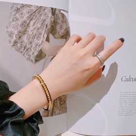 Браслет Bulgari из серии Serpenti Viper, браслет Bulgari из V-обр