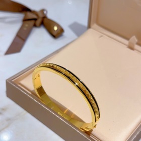 Браслет Bulgari из серии Serpenti Viper, браслет Bulgari из V-обр