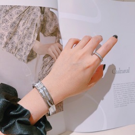 Браслет Bulgari из серии Serpenti Viper, браслет Bulgari из V-обр