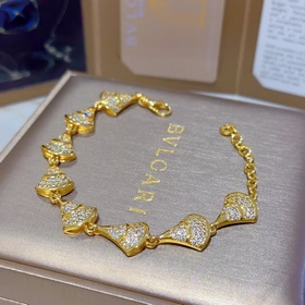 Браслет Bulgari из V-золота. Серия DIVAS DREAM от BVLGARI. Идеаль