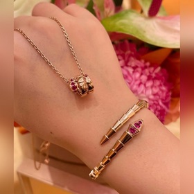 Браслет Bulgari из розовых бриллиантов с змеиной головкой и хвост