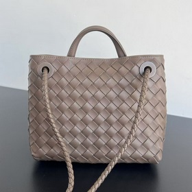 #Bottega Veneta 2023 весна-лето, новая сумка Andiamo, модель, кот
