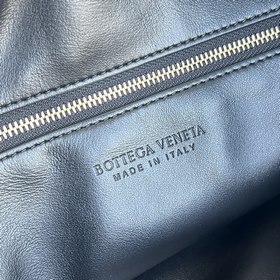 Новая сумка через плечо BV Hop 803977. Представляем вам сумку Hop