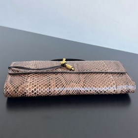 #BV Clutch сумка-клатч из змеиной кожи 794945. Змеиный узор делае