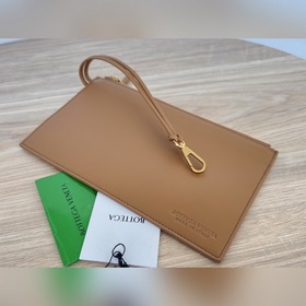 Новинка от B： маленькая сумка Cabat уже в продаже! 608810 Самая к