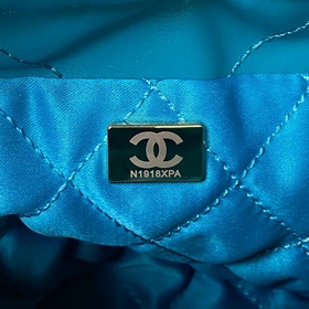 Chanel mini 22 в темно-синем цвете AS3980 от Chanel покорил сердц