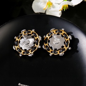 Серьги Chanel, серьги-гвоздики Chanel, официальный сайт, синхронн