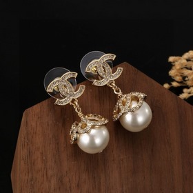Chanel сережки-гвоздики, высококачественная копия оригинала, изго
