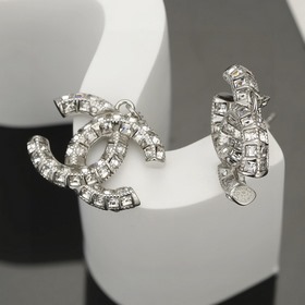 Длинные двусторонние серьги Chanel с бриллиантами — модные серьги