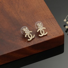Chanel сережки-гвоздики, высококачественная копия оригинала, изго