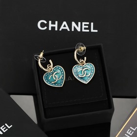 Chanel Маленький Chanel Ретро-стиль, изношенный синий, изящные се