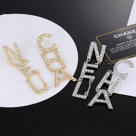 Chanel буквальные серьги-гвоздики, популярная модель, высококачес