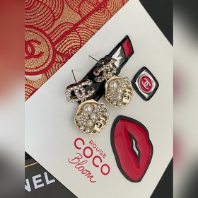 Серьги Chanel в форме ракушек с морем и морепродуктами пользуются
