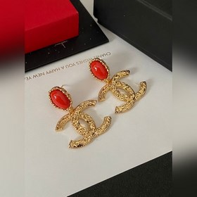 Ушные серьги Chanel пользуются большим спросом. Новинка CHAN 25：