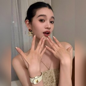 Ушные серьги Chanel пользуются большим спросом. Новинка CHAN 25： 