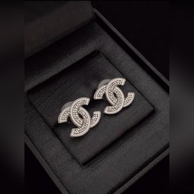 Ушные серьги Chanel пользуются большим спросом. Новая модель CHAN