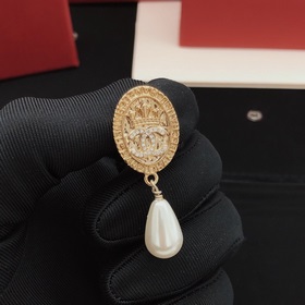 Высококачественные ручной работы серьги Chanel в форме капли с же