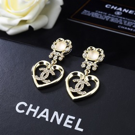 CHANEL Новые серьги. Каждая деталь выполнена с высочайшим качеств