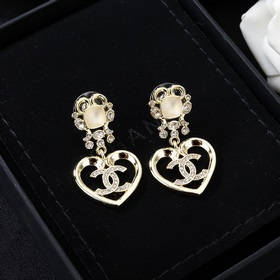 CHANEL Новые серьги. Каждая деталь выполнена с высочайшим качеств