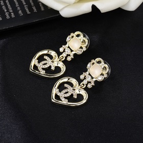 CHANEL Новые серьги. Каждая деталь выполнена с высочайшим качеств