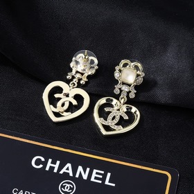 CHANEL Новые серьги. Каждая деталь выполнена с высочайшим качеств