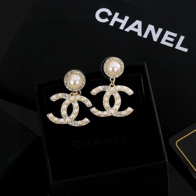 Chanel Серьги-гвоздички Оригинальный товар, идентичный оригиналу!