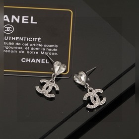 Chanel Новая весенняя коллекция в стиле средневекового ретро. Эти