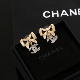 Chanel Классические серьги-гвоздики с бантиком в форме двойной бу