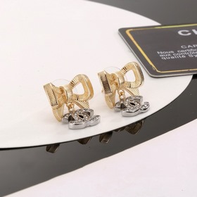 Chanel Классические серьги-гвоздики с бантиком в форме двойной бу