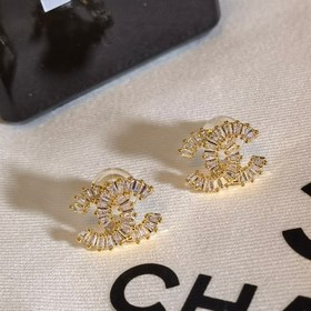 Chanel импортные серьги-гвоздики с буквамиз кристаллов Swarovski.