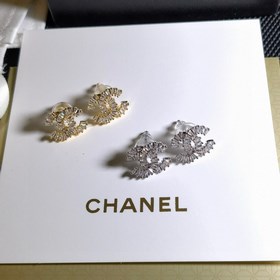 Chanel импортные серьги-гвоздики с буквамиз кристаллов Swarovski.