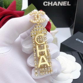 Chanel CHANEL Маленькие серьги с буквами бахромой, высокое качест