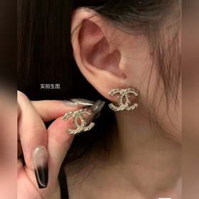 Chanel сережки-гвоздики, высококачественная копия оригинала, изго