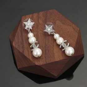 Chanel сережки-гвоздики, точная копия оригинала, высококачественн