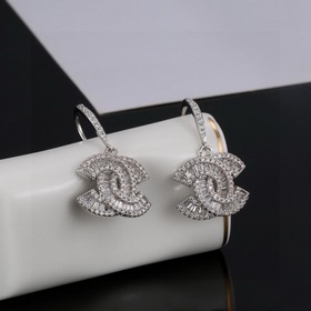 Chanel серьги-гвоздики, популярная модель, 1：1 копия оригинальной