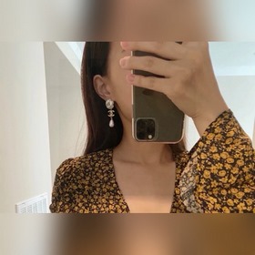 Серьги Chanel с двойным C, камелия и жемчугом с бриллиантами. Пот
