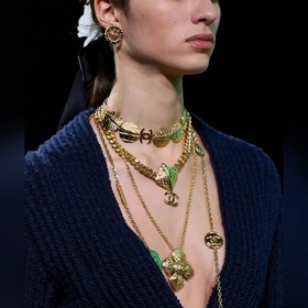 Chanel Классические серьги с двойным C-образным мотивом. Эти серь