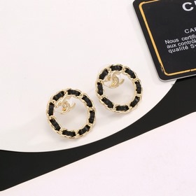 Chanel Классические серьги с двойным C-образным мотивом. Эти серь