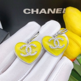 Chanel Сердцевидные серьги-крючки, желтые