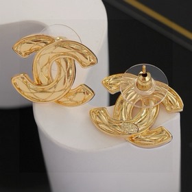 CHANEL Классическая модель из оригинального материала. Очень модн