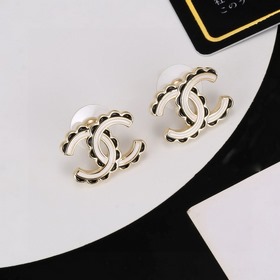 Серьги Chanel в стиле ранней весны, которые следуют последним тен