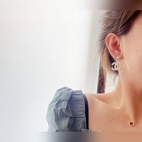 Chanel серьги-гвоздики, точная копия оригинала, высококачественна