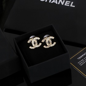 Серьги Chanel. Роскошный стиль. Величественная красота. Известный
